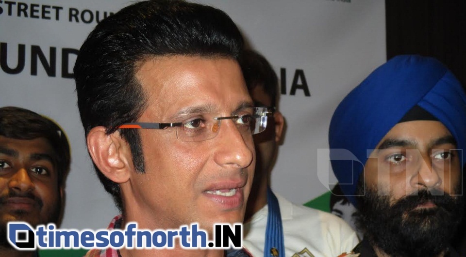 ACTOR SHARMAN JOSHI SIGNS AS BRAND AMBASSADOR FOR ROUND TABLE INDIA