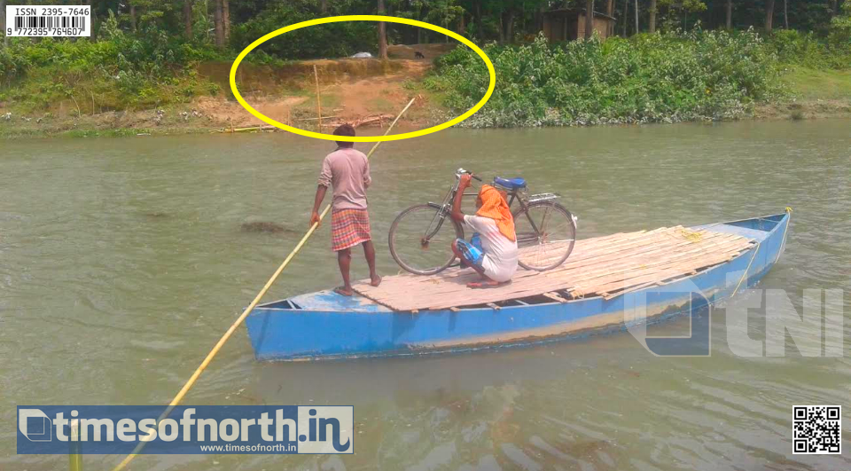 Demand of Mujhnai Bridge Rises, As Bamboo Footbridge Gets Washed Away at Falakata [VIDEO]