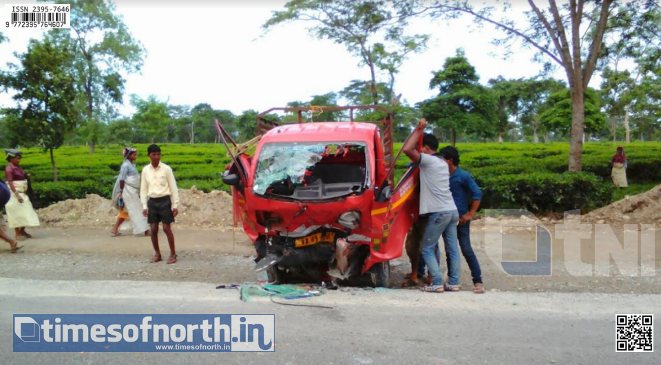 Accident of Two Pickup Vans in High Speed at Falakata, One Injured